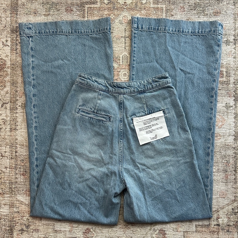 Woman’s Light Blue Triachy Wide Leg High Waisted Pleated Denim Jeans